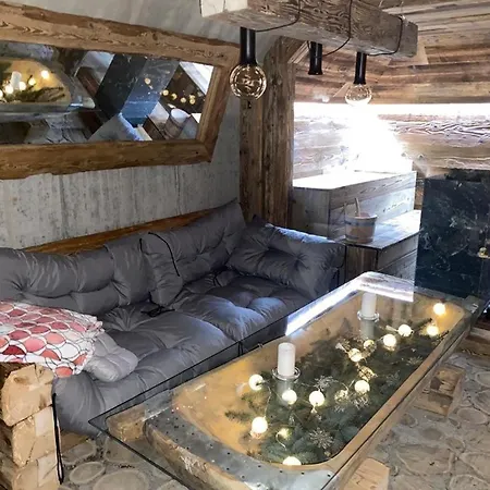 Pod Strzechą W Beskidach